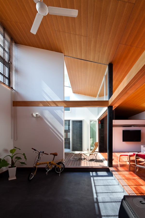Toy Box Court House / 中庭住宅 |